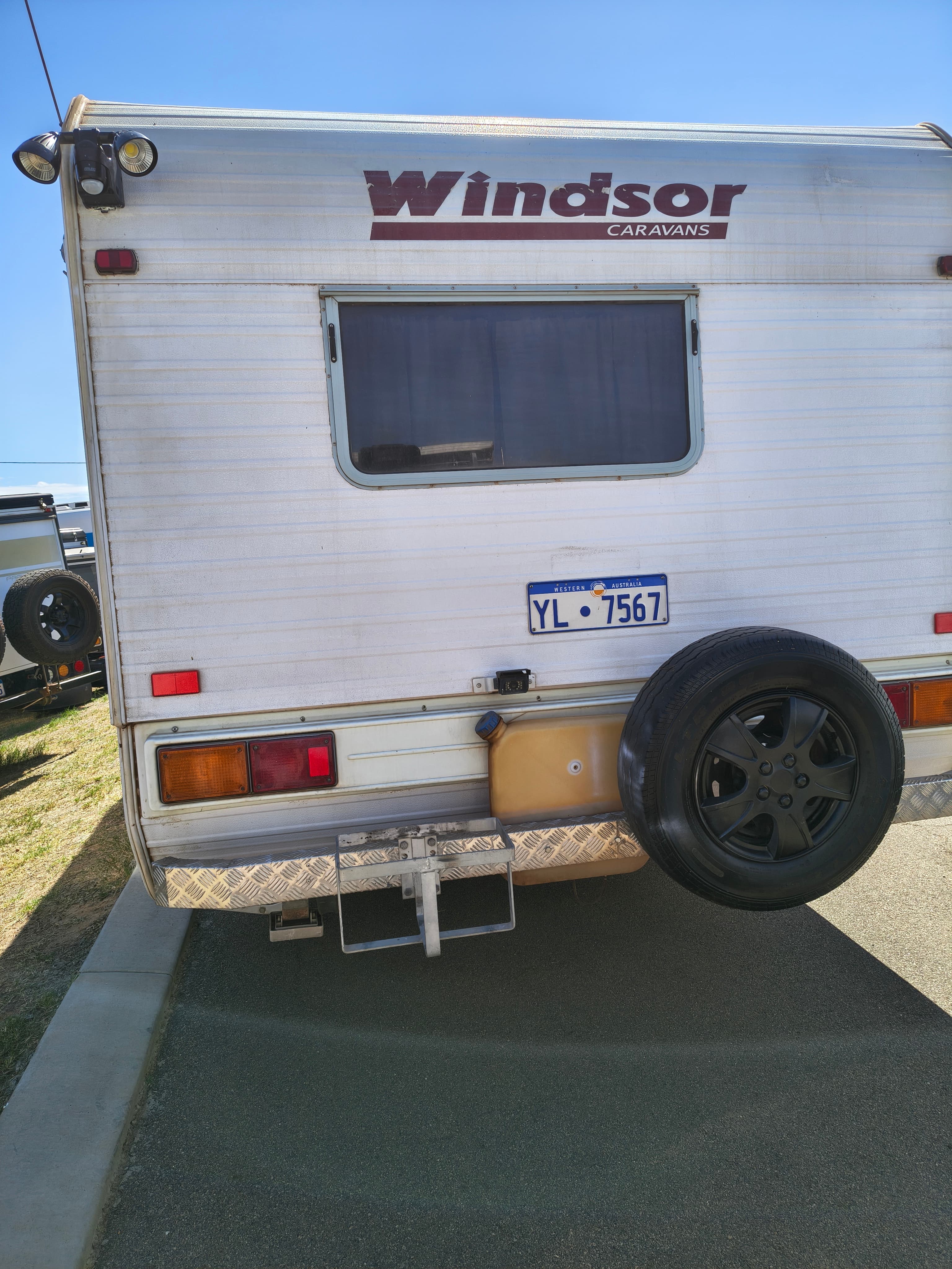 2004 Windsor Streamline 18.6FT - Thumbnail 4