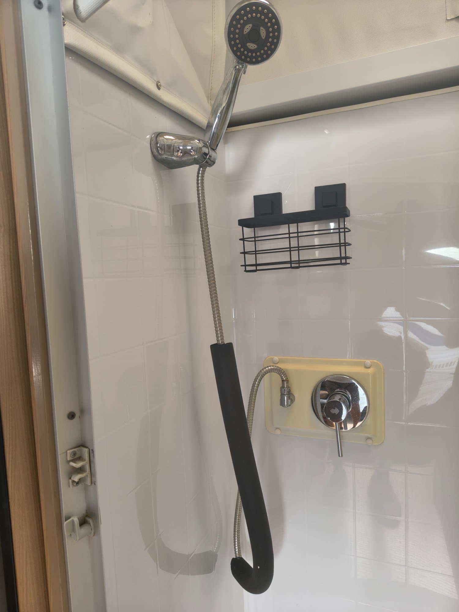 2013 Jayco Stirling Outback 18FT Pop Top - Thumbnail 9