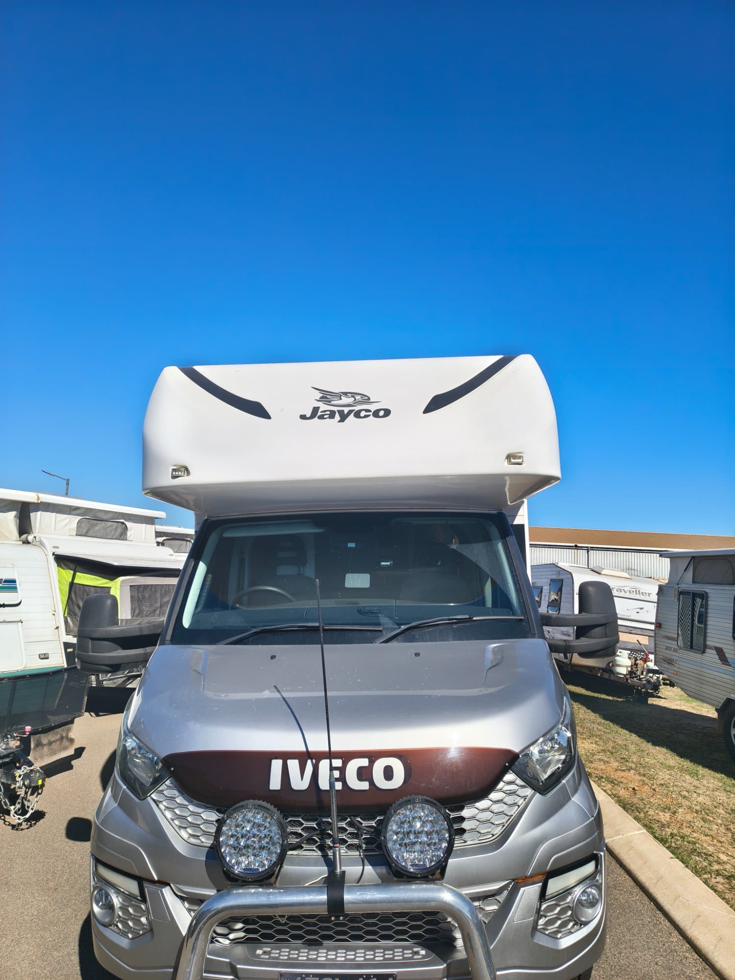 2016 Jayco Optimum (Iveco) 28.5FT - Thumbnail 2