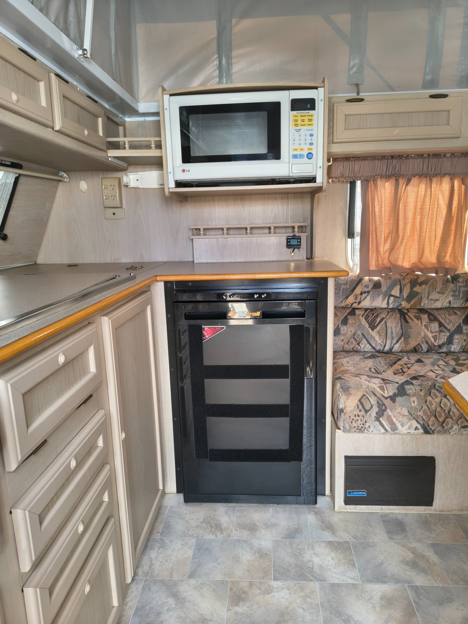 2000 Jayco Freedom 17FT - Thumbnail 5