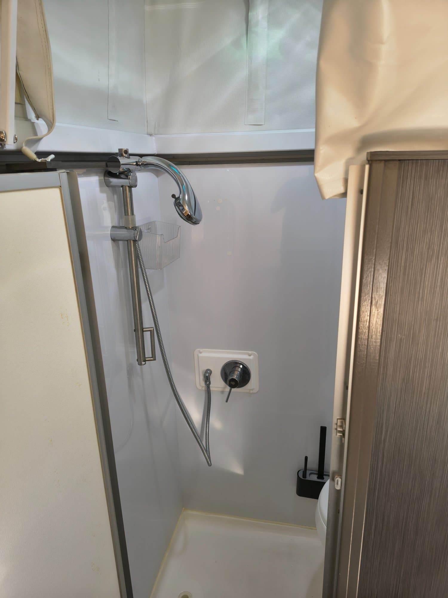2018 Jayco Expanda Outback Pop Top 17.6FT - Thumbnail 10