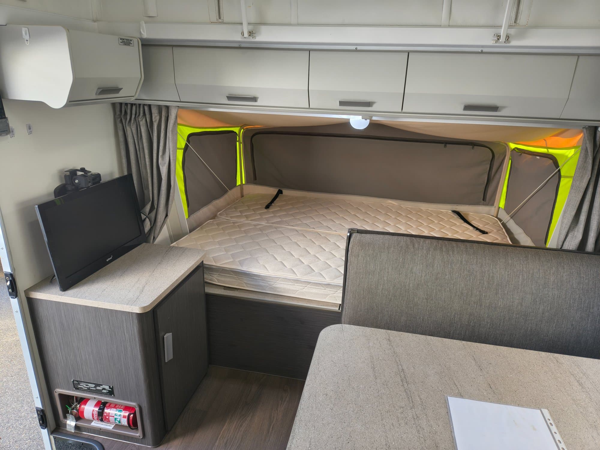 2018 Jayco Expanda Outback Pop Top 17.6FT - Thumbnail 6