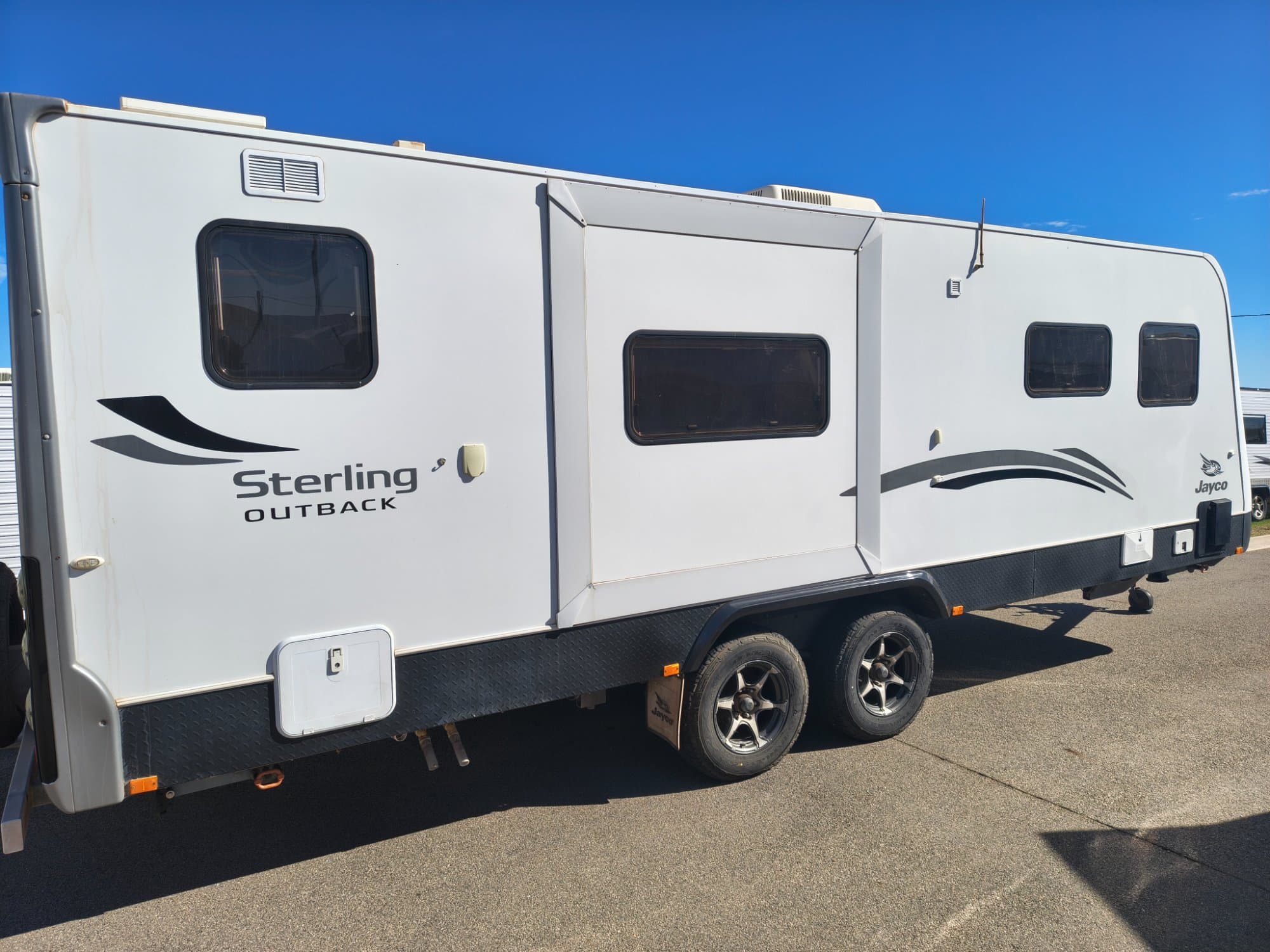 2012 Jayco Stirling Outback - Thumbnail 2