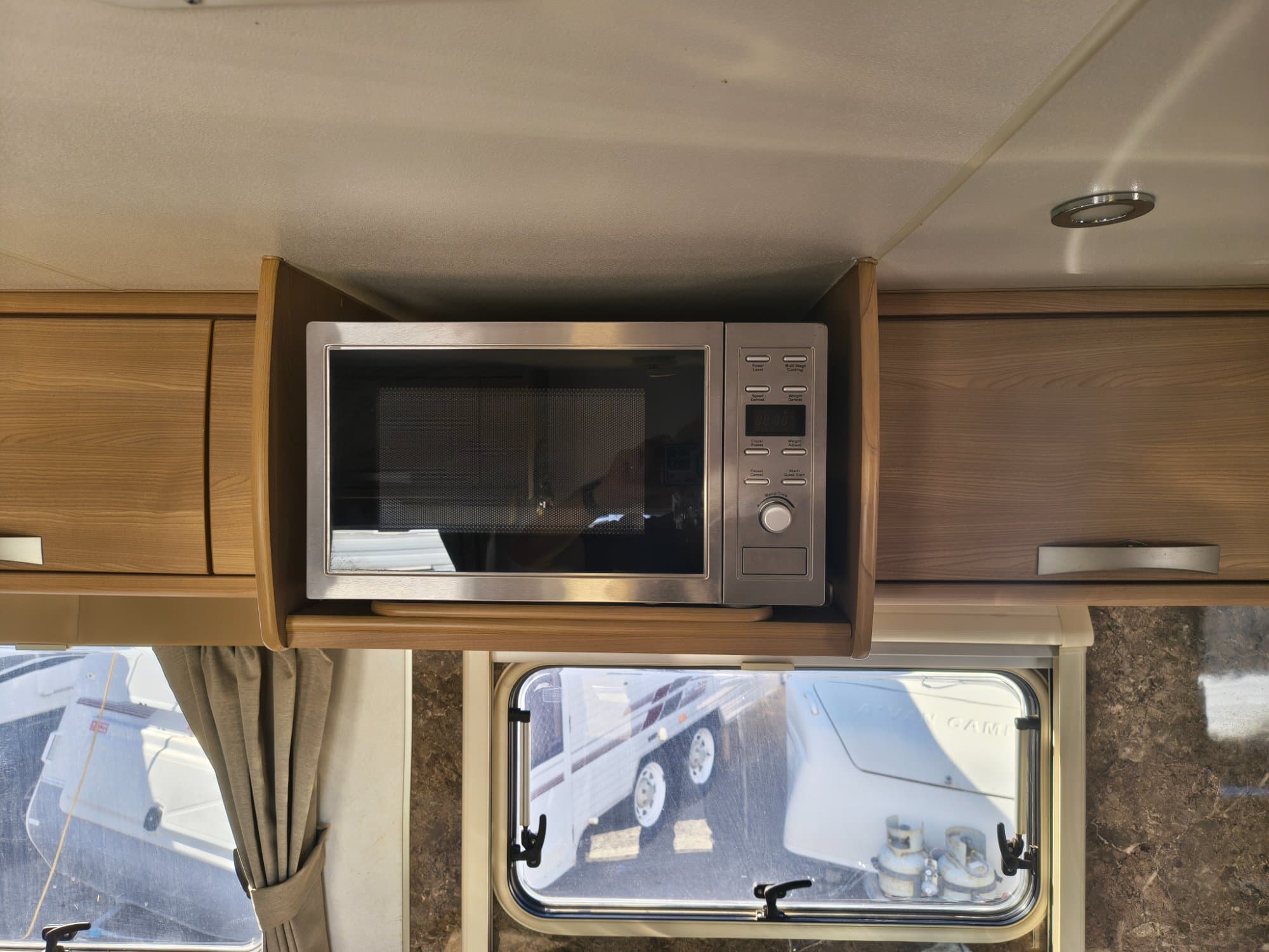 2012 Jayco Stirling Outback - Thumbnail 8