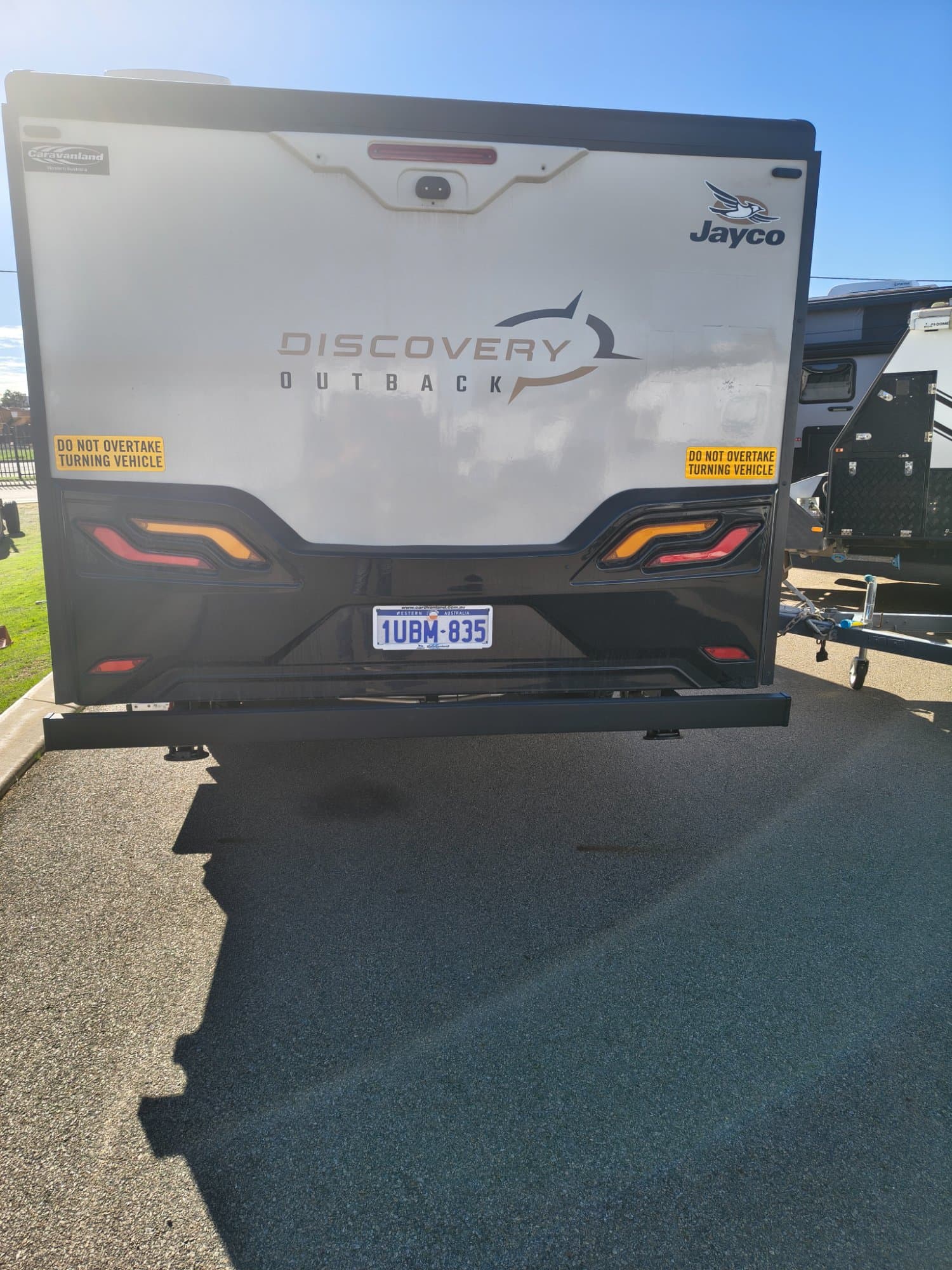 2025 Jayco Discovery Outback 17.55-8 - Thumbnail 2