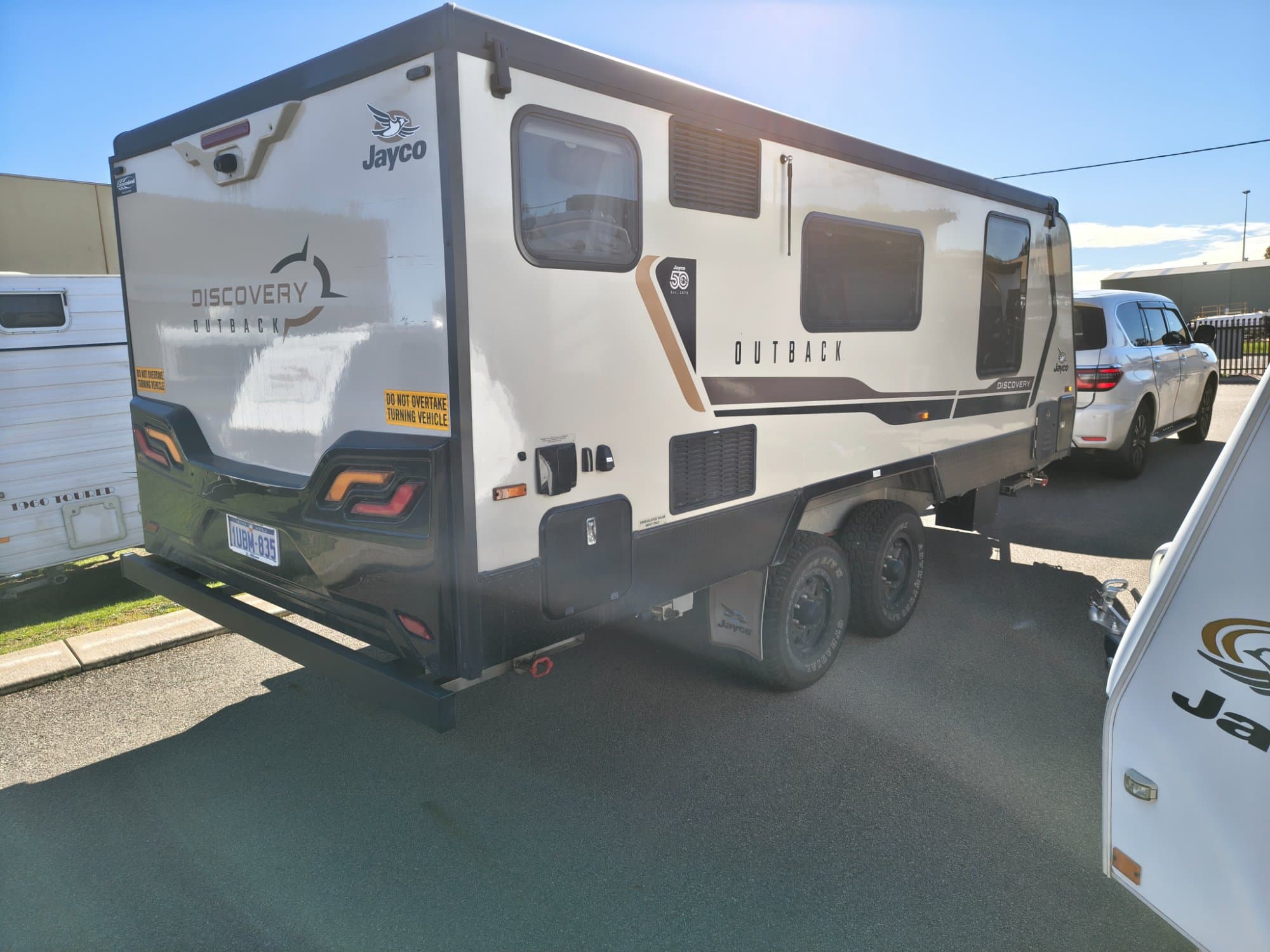 2025 Jayco Discovery Outback 17.55-8 - Thumbnail 3