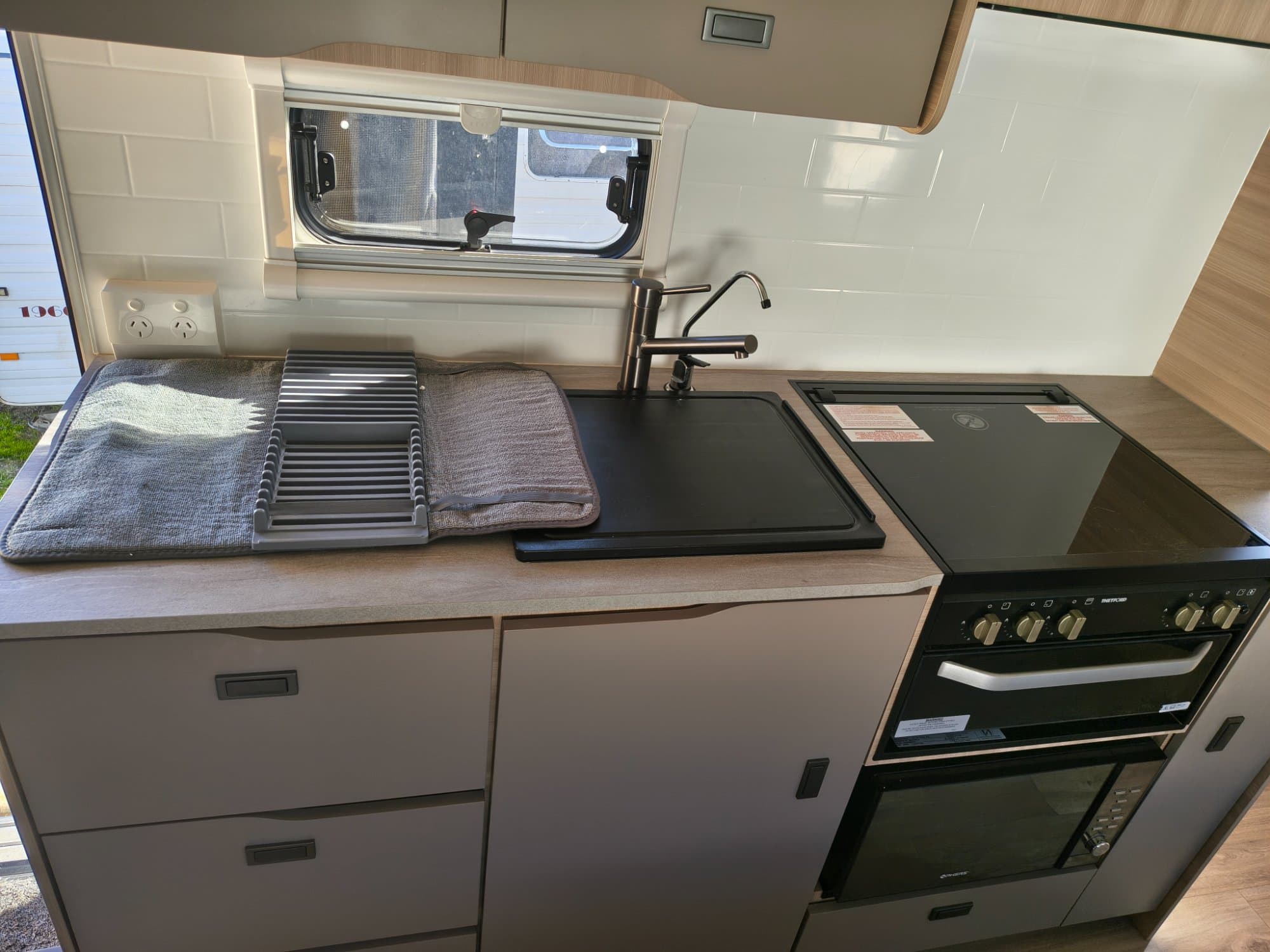 2025 Jayco Discovery Outback 17.55-8 - Thumbnail 5