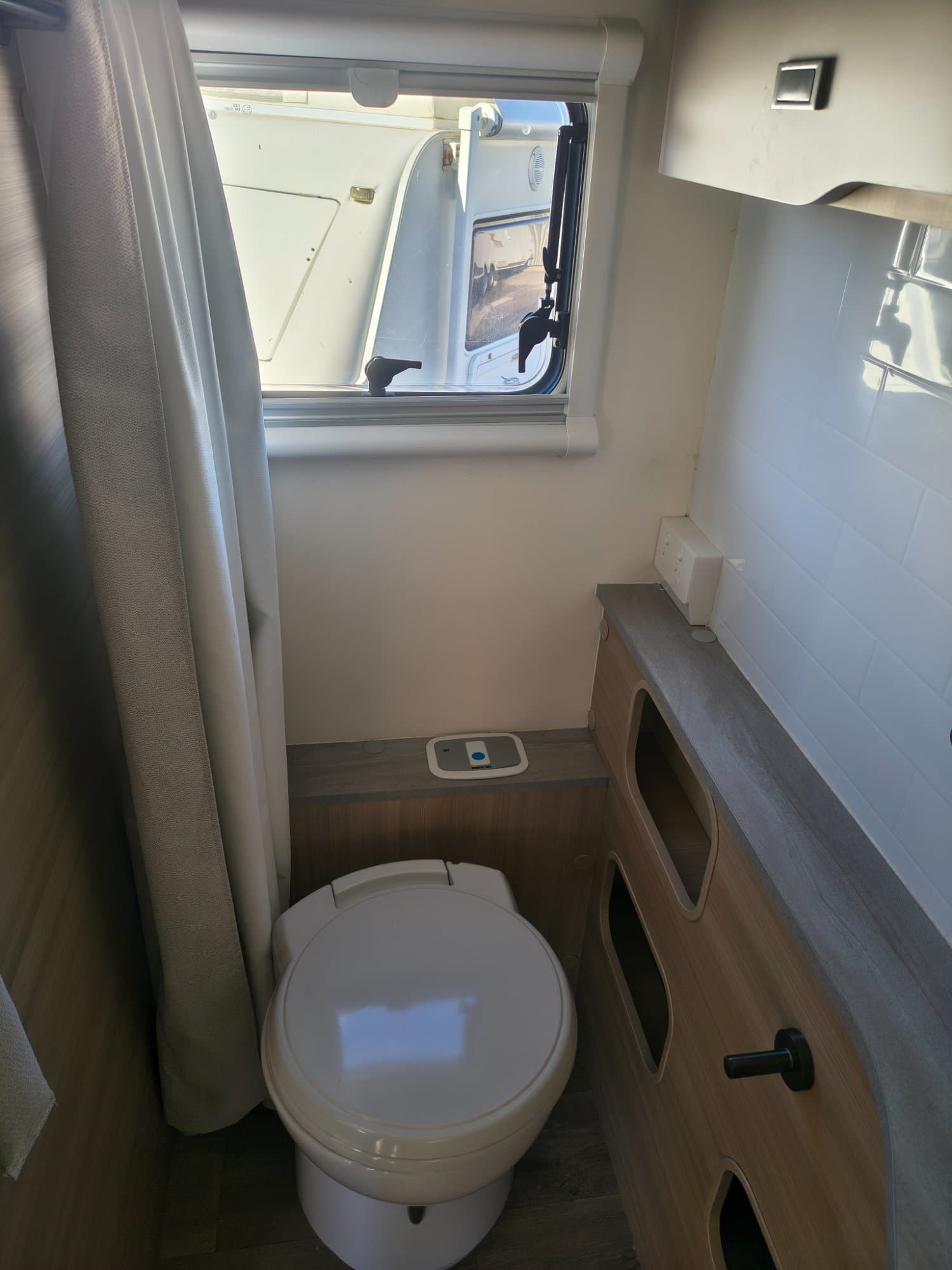 2025 Jayco Discovery Outback 17.55-8 - Thumbnail 6