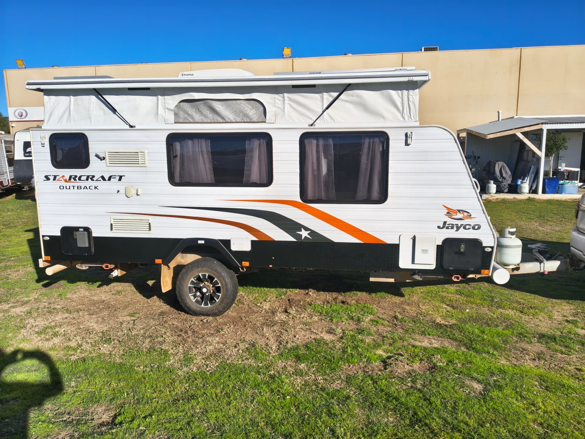2014 Jayco Starcraft Outback Pop Top - Thumbnail 3
