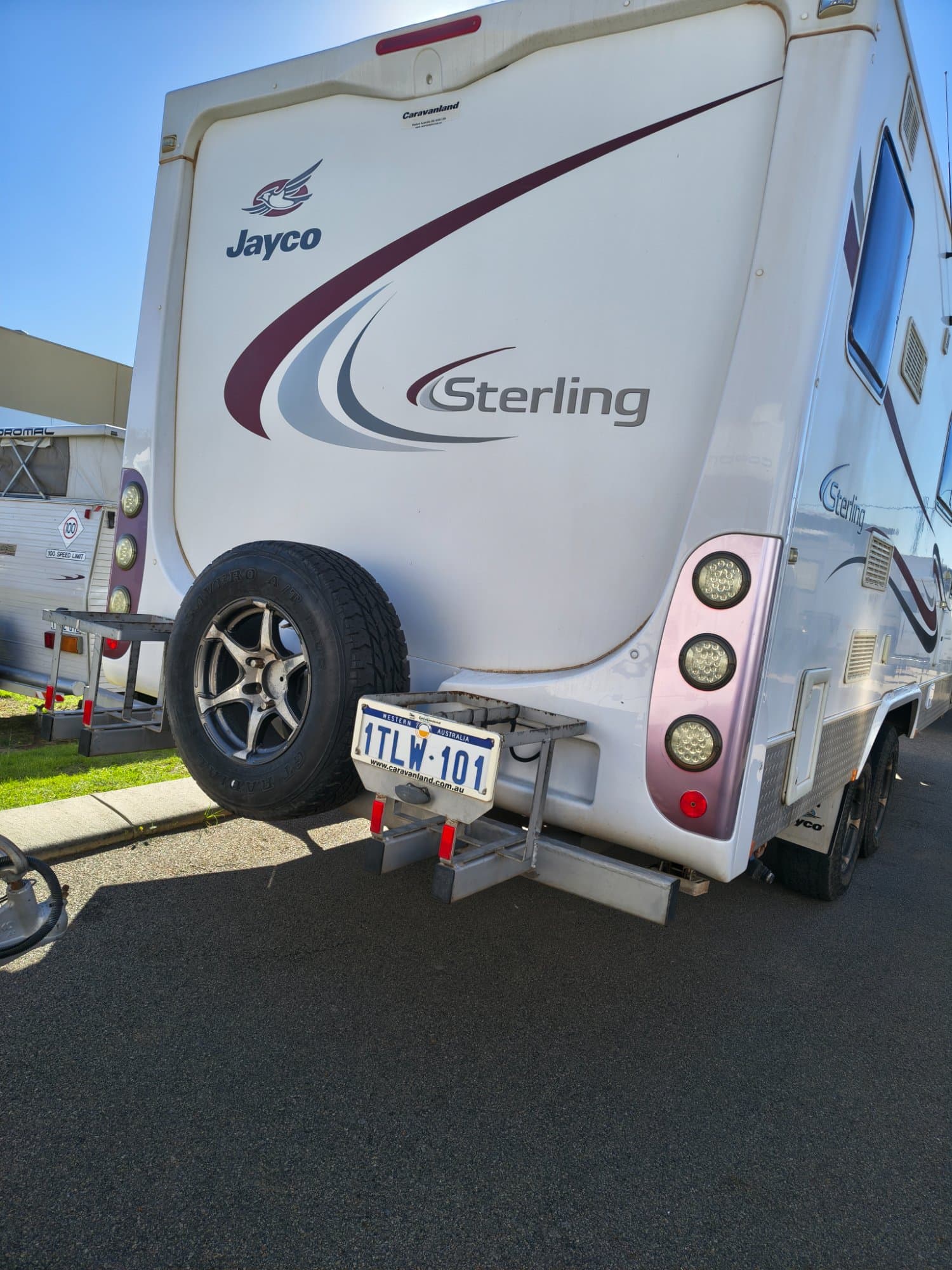 2011 Jayco Sterling 21.6FT - Thumbnail 4