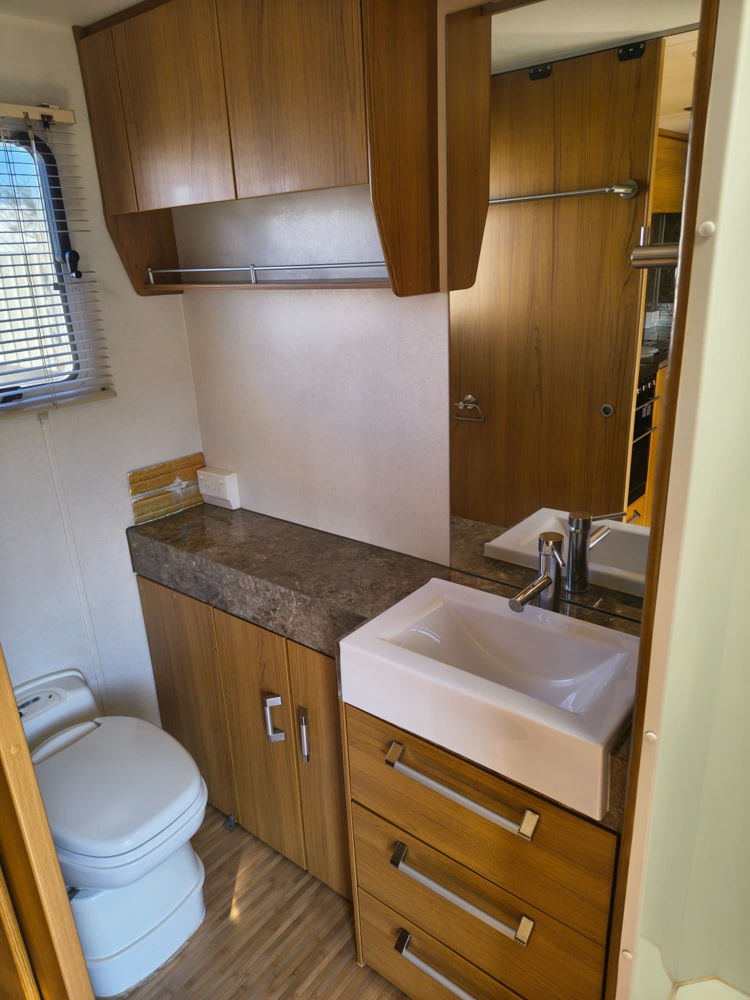 2011 Jayco Sterling 21.6FT - Thumbnail 10
