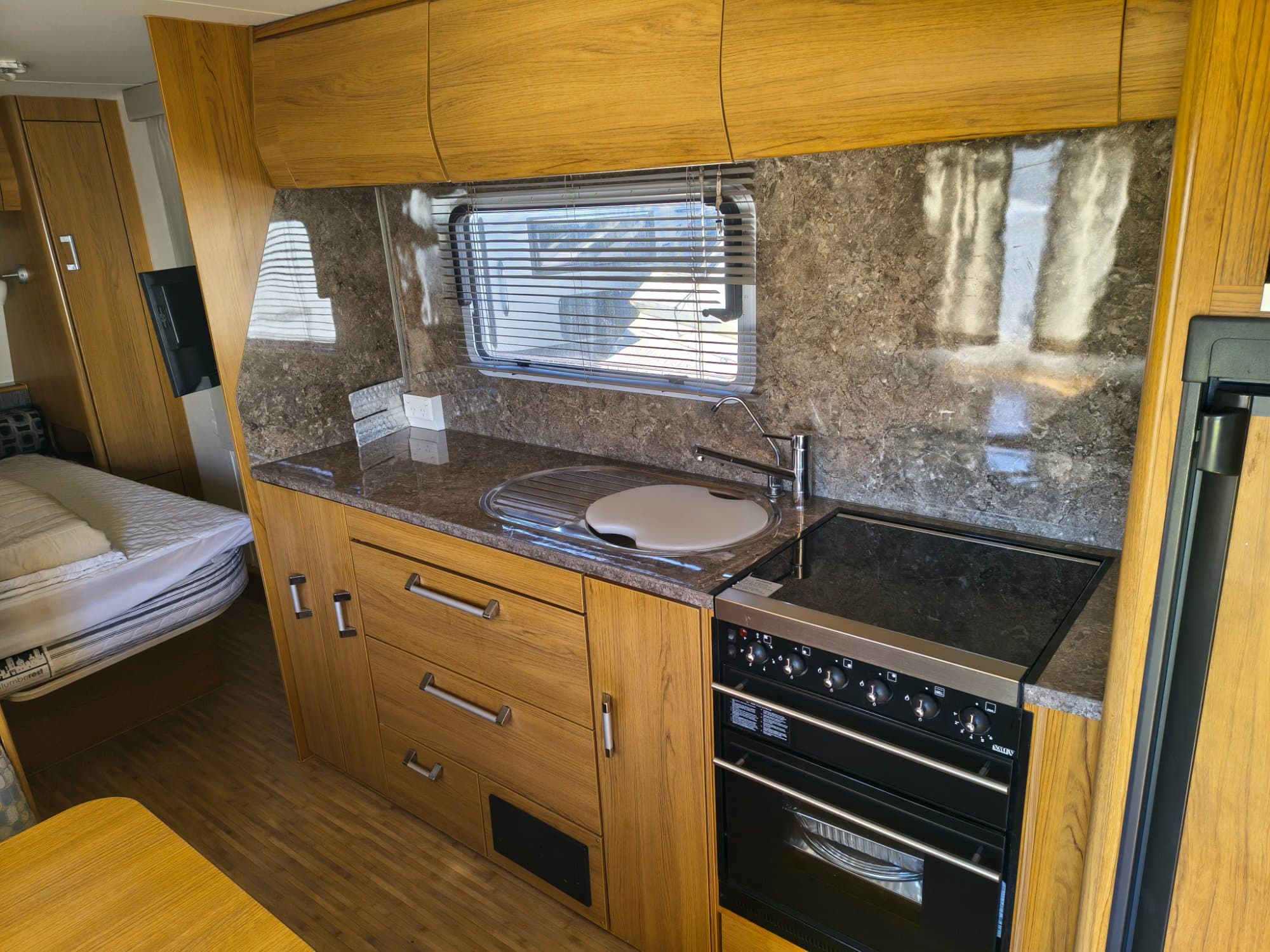2011 Jayco Sterling 21.6FT - Thumbnail 11