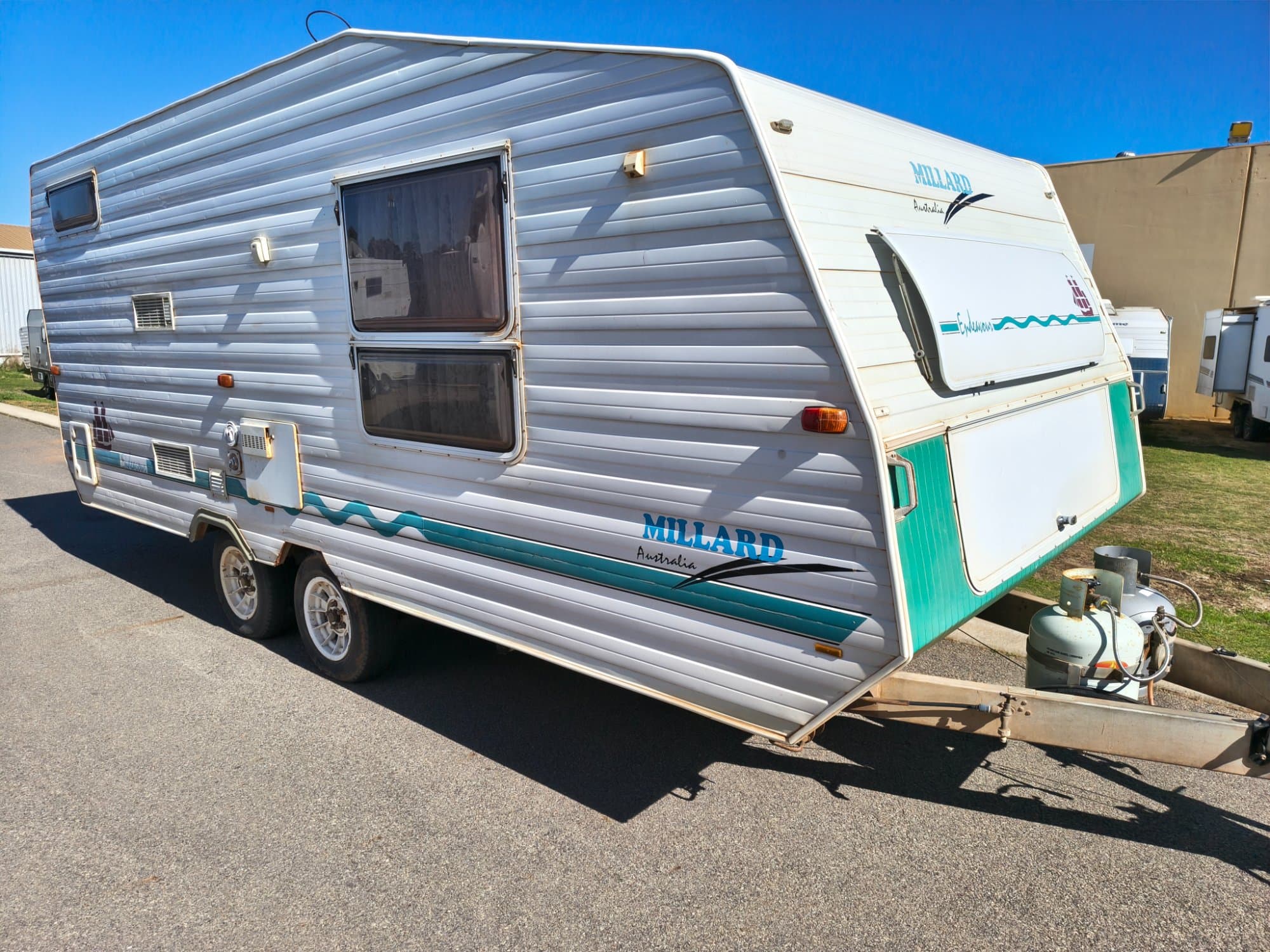 2001 Millard Endeavour 18.5FT - Thumbnail 3