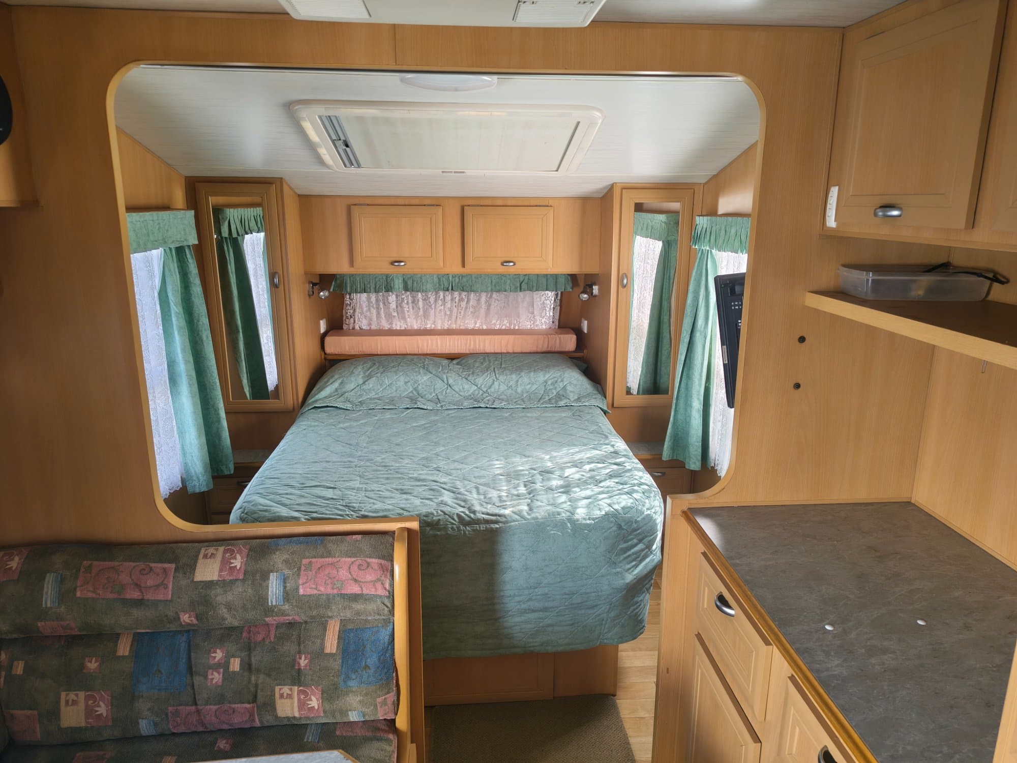2001 Millard Endeavour 18.5FT - Thumbnail 5