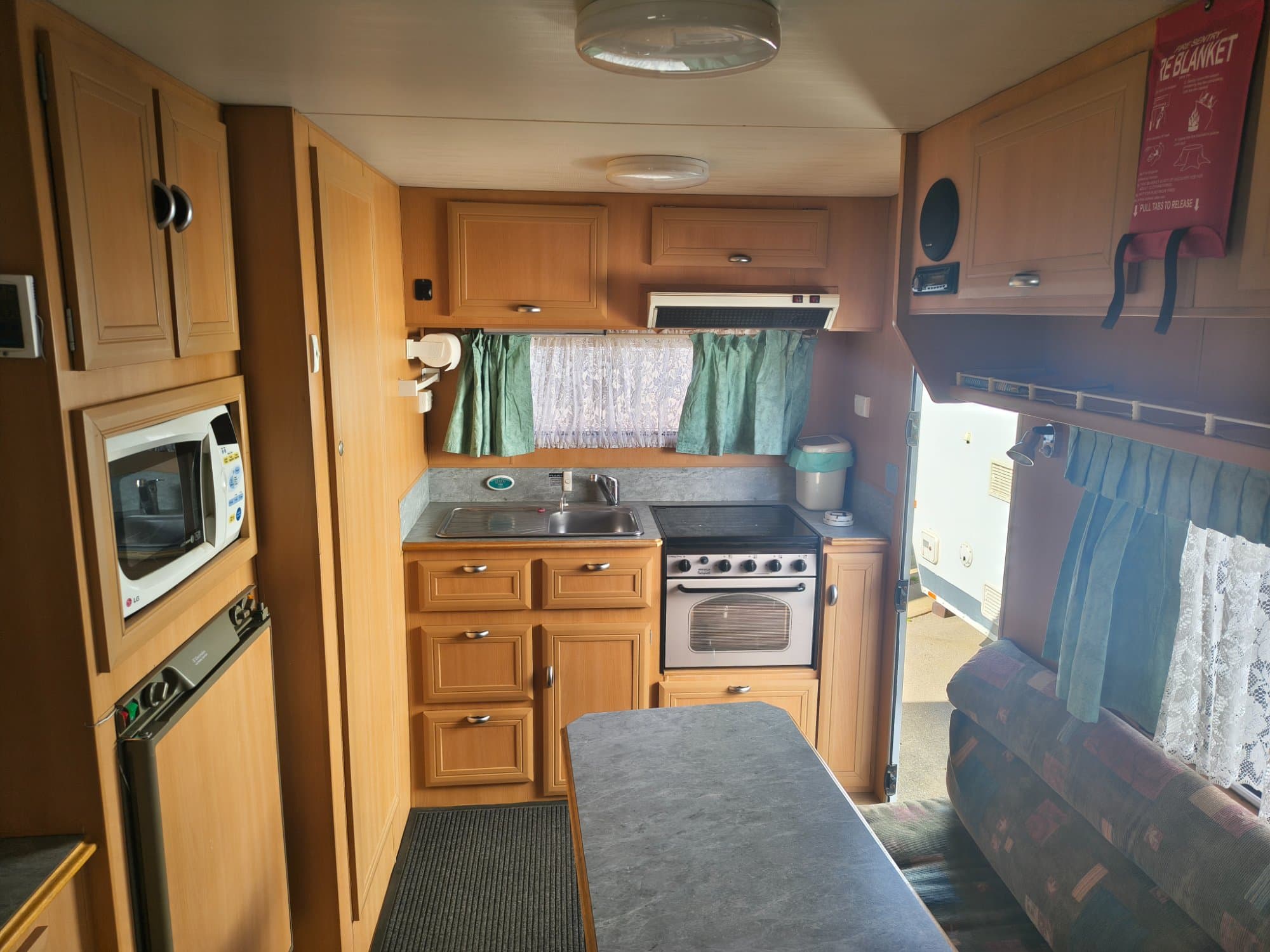 2001 Millard Endeavour 18.5FT - Thumbnail 7