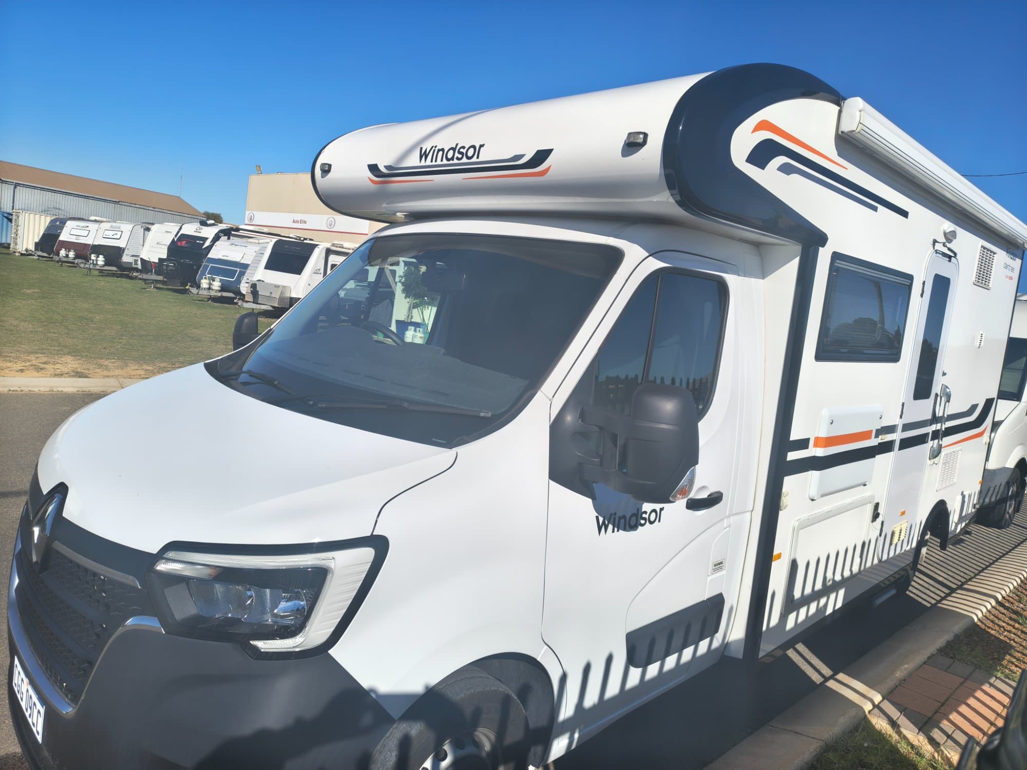 2021  Renault/Windsor Master Motorhome - Photo 1