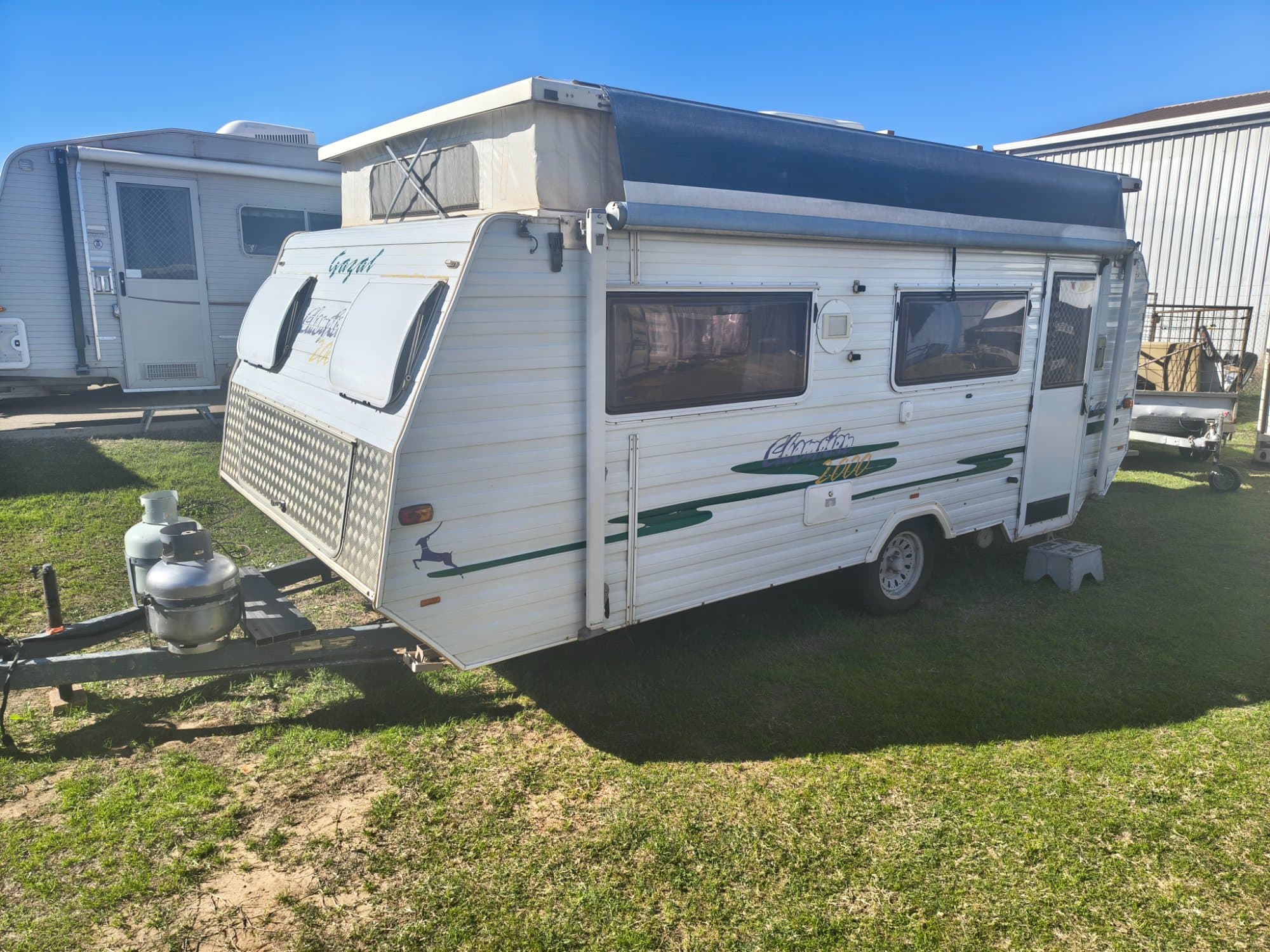 2000 Gazel Champion 17Ft