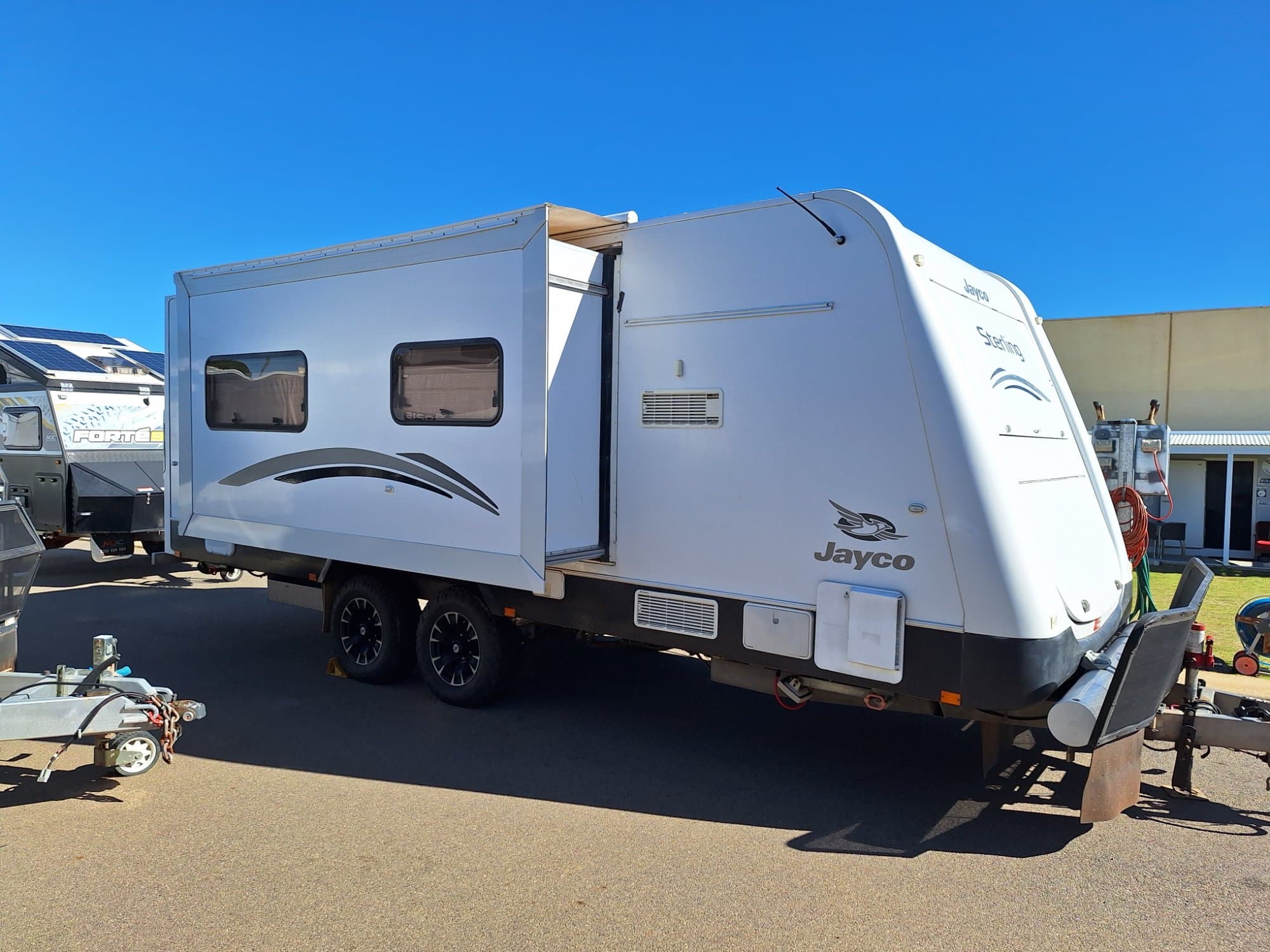 2013 Jayco Sterling Outback  - Thumbnail 3
