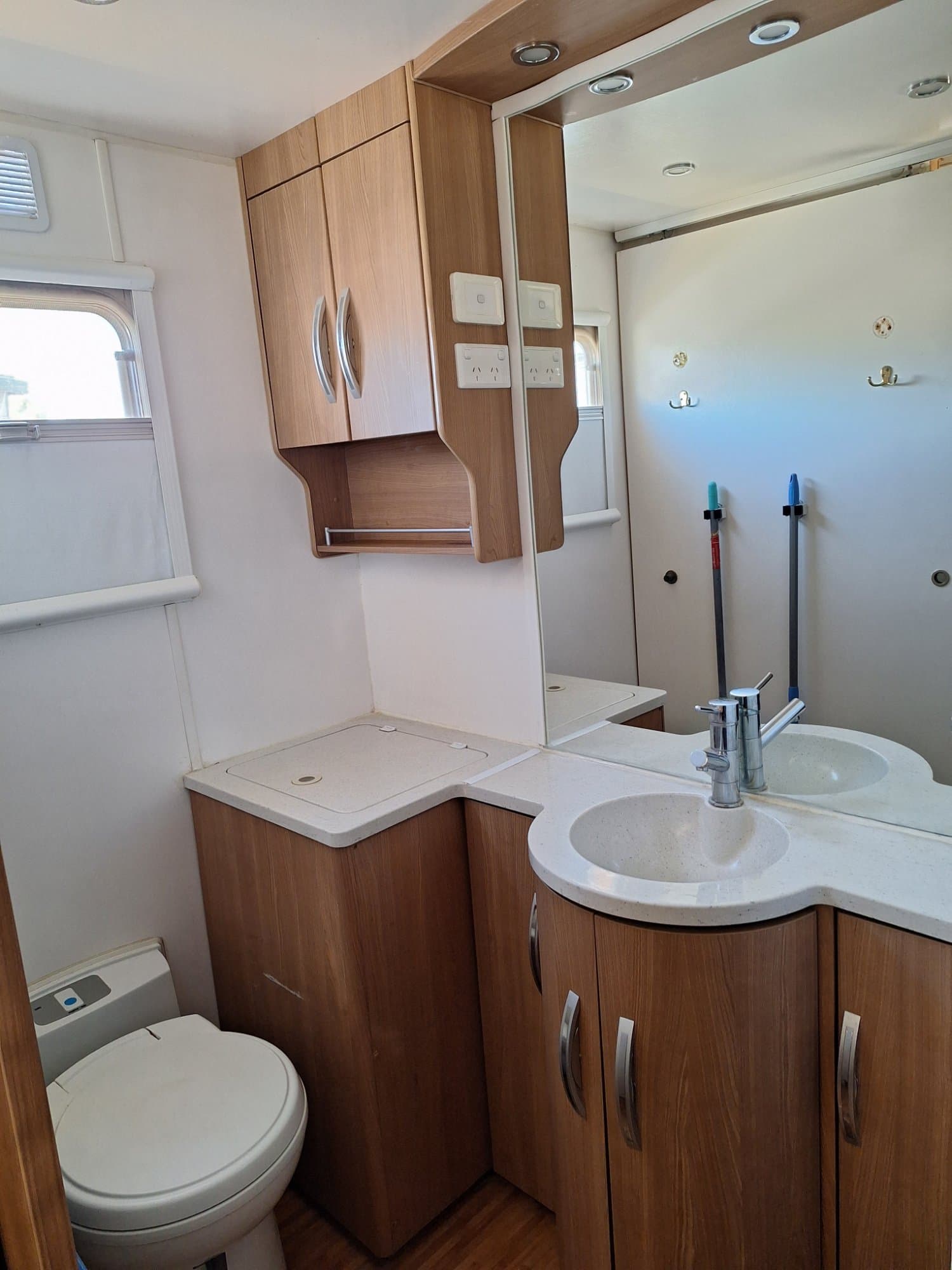 2013 Jayco Sterling Outback  - Thumbnail 10