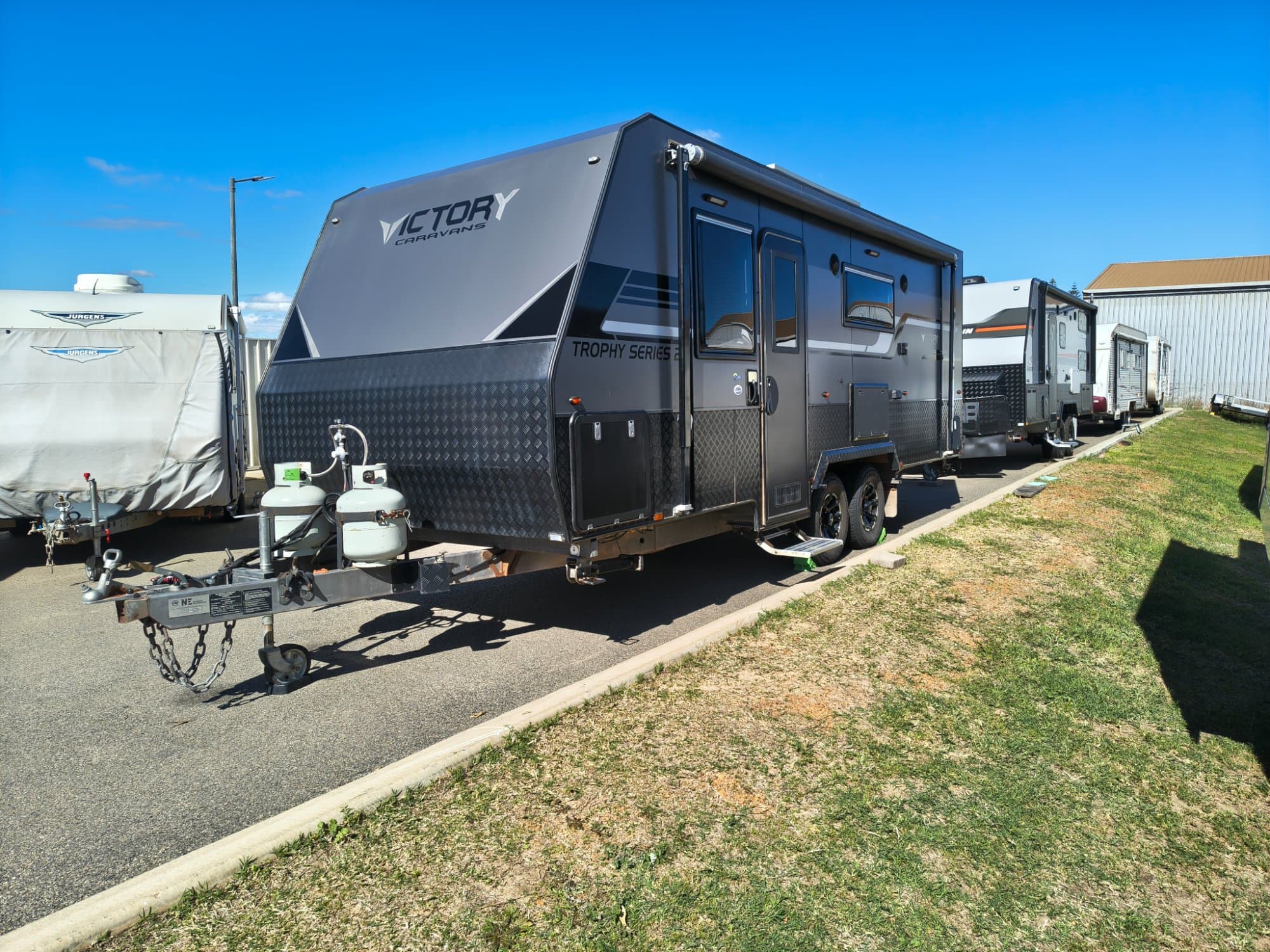 2022  VICTORY TROPHY SERIES 21FT