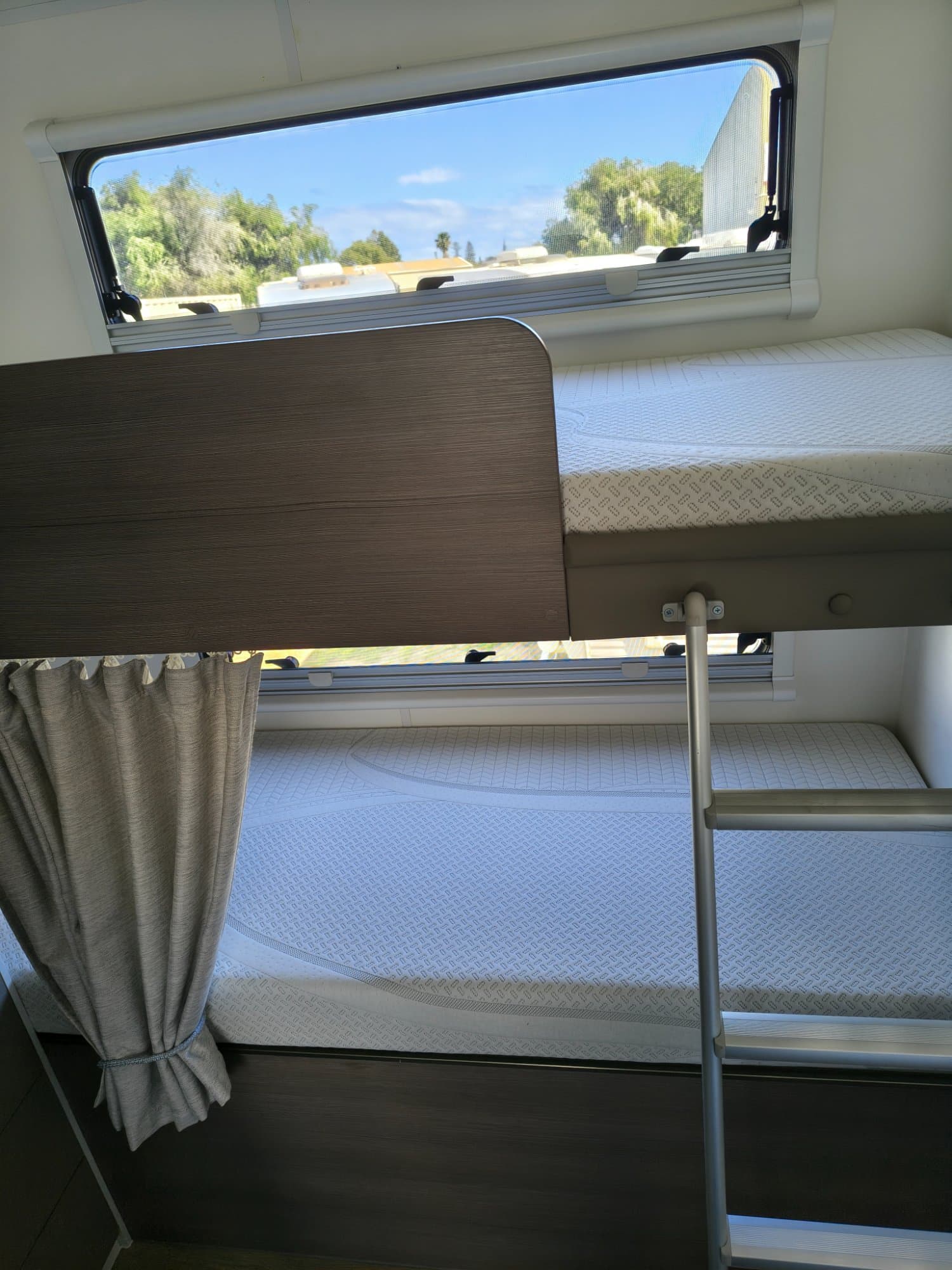 2023  JAYCO ALL TERRAIN FAMILY VAN 19'6" - Thumbnail 9