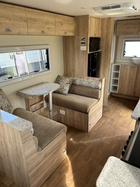 2018 Avan Aspire 19'6 - Thumbnail 5