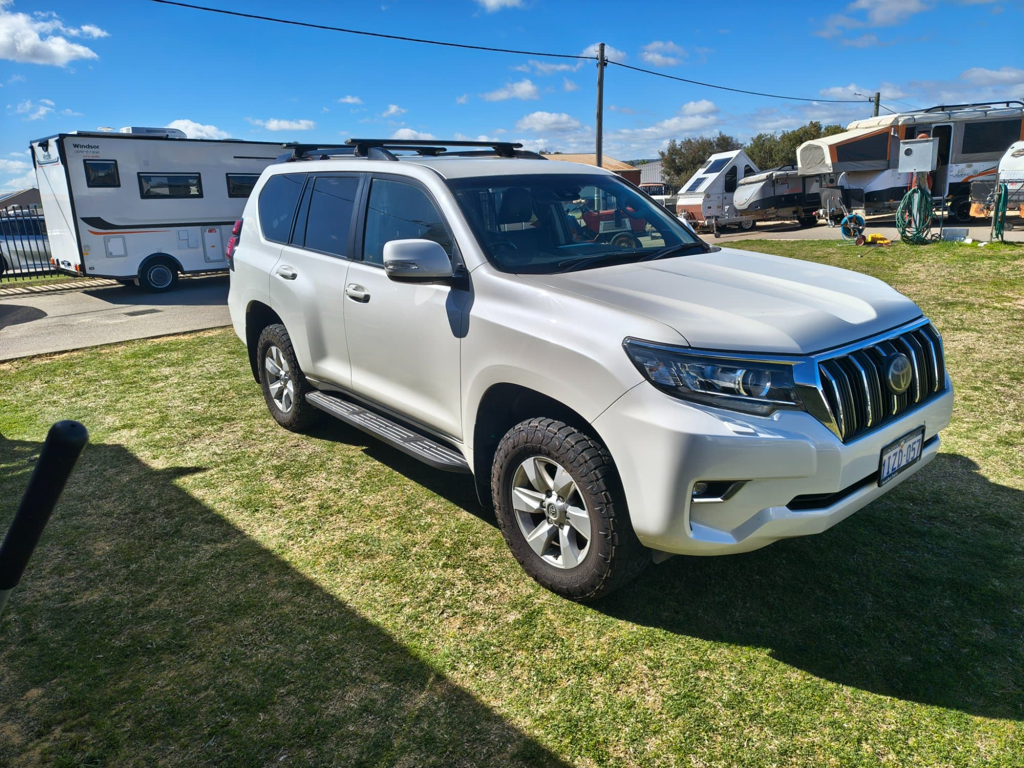 2022 Toyota Prado GXL - Thumbnail 3