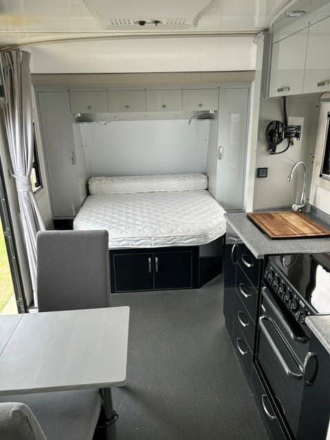 2017  GOLDSTAR   RV  CARAVAN  17.6 - Thumbnail 3