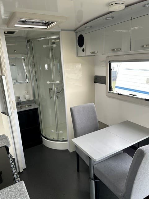 2017  GOLDSTAR   RV  CARAVAN  17.6 - Thumbnail 5