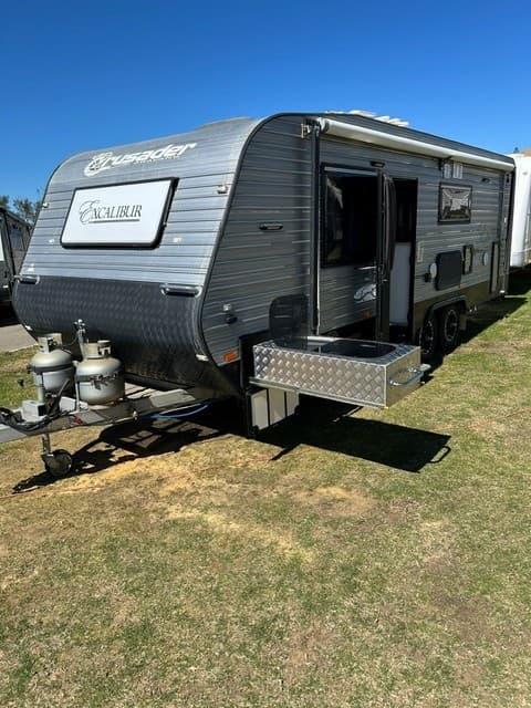 2014 CRUSADER EXCALIBUR  23'
