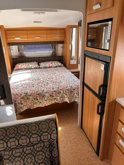 2013 Windsor Genesis 7115 23FT - Thumbnail 3