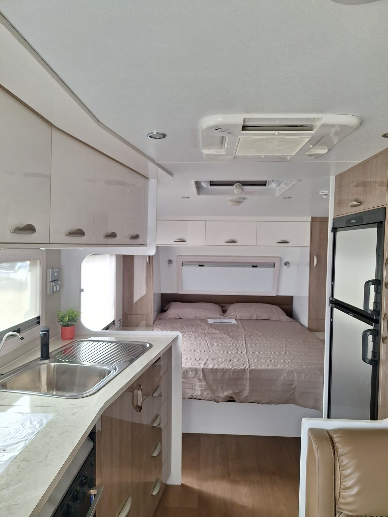 2016 ROADSTAR VACATIONER  21.6FT   - Thumbnail 10