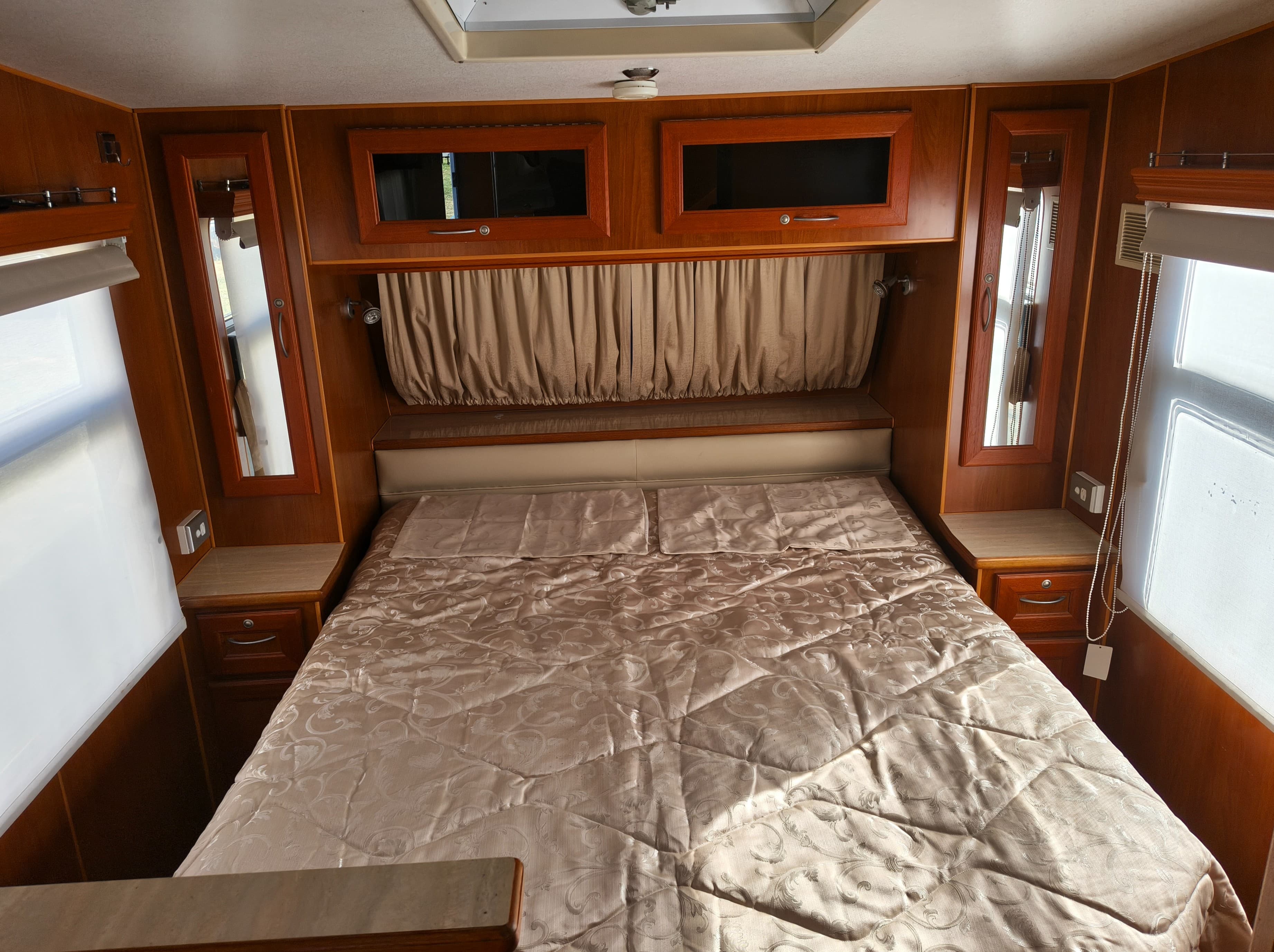 2009 Crusader Manhattan 23FT  - Thumbnail 6