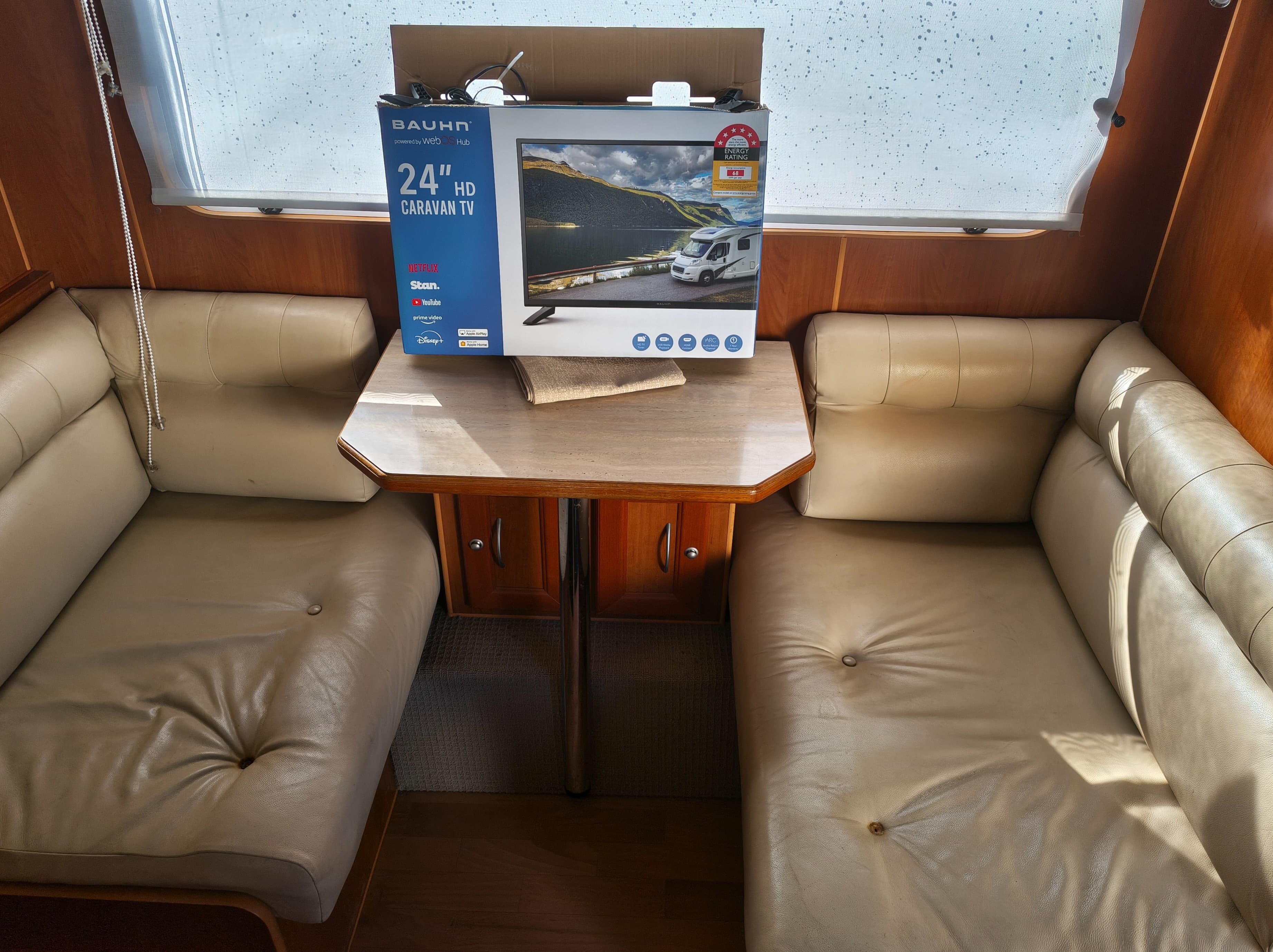 2009 Crusader Manhattan 23FT  - Thumbnail 9