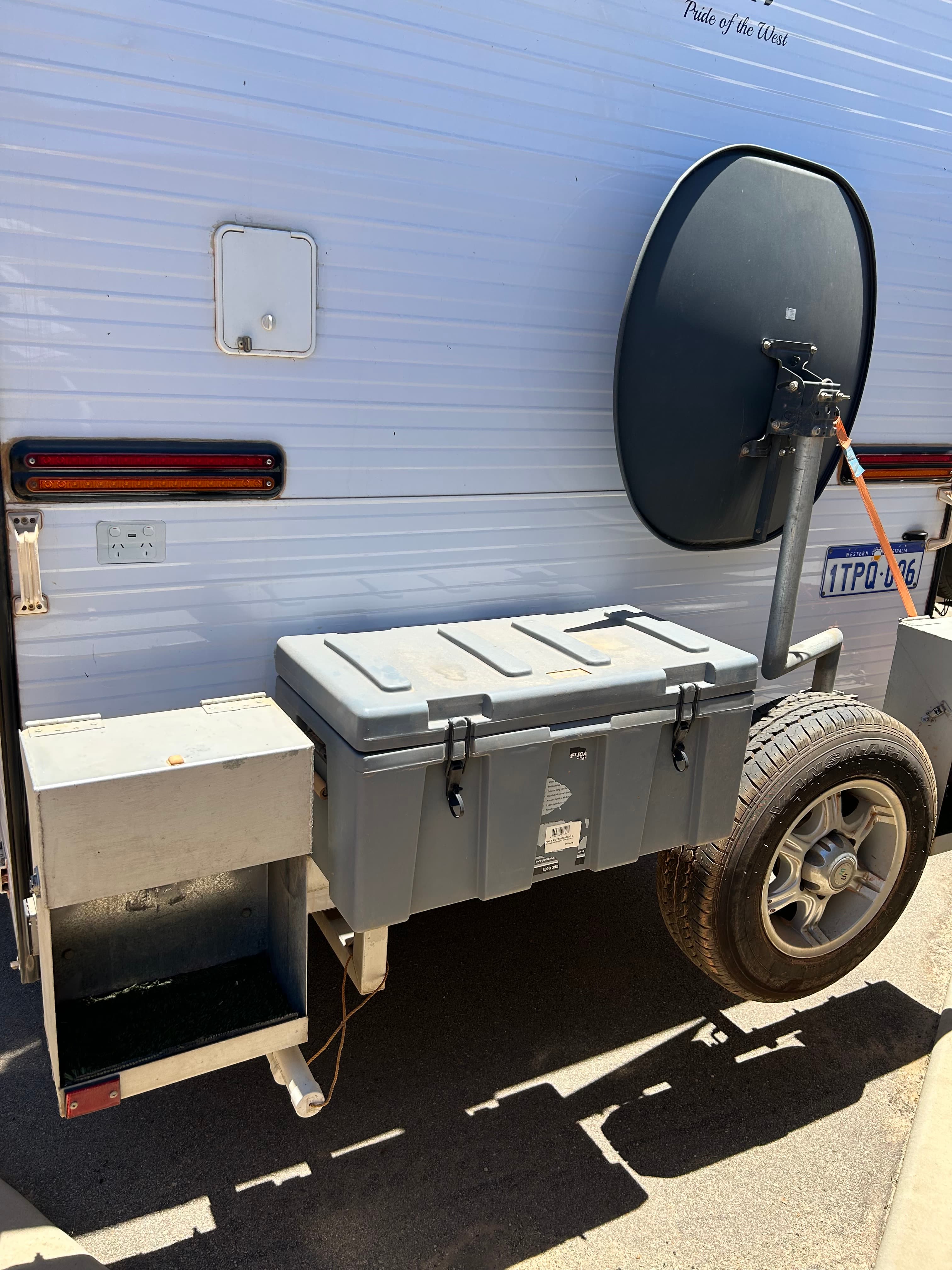 2014 WESTERN RV 19FT TANDEM TOURER - Thumbnail 3