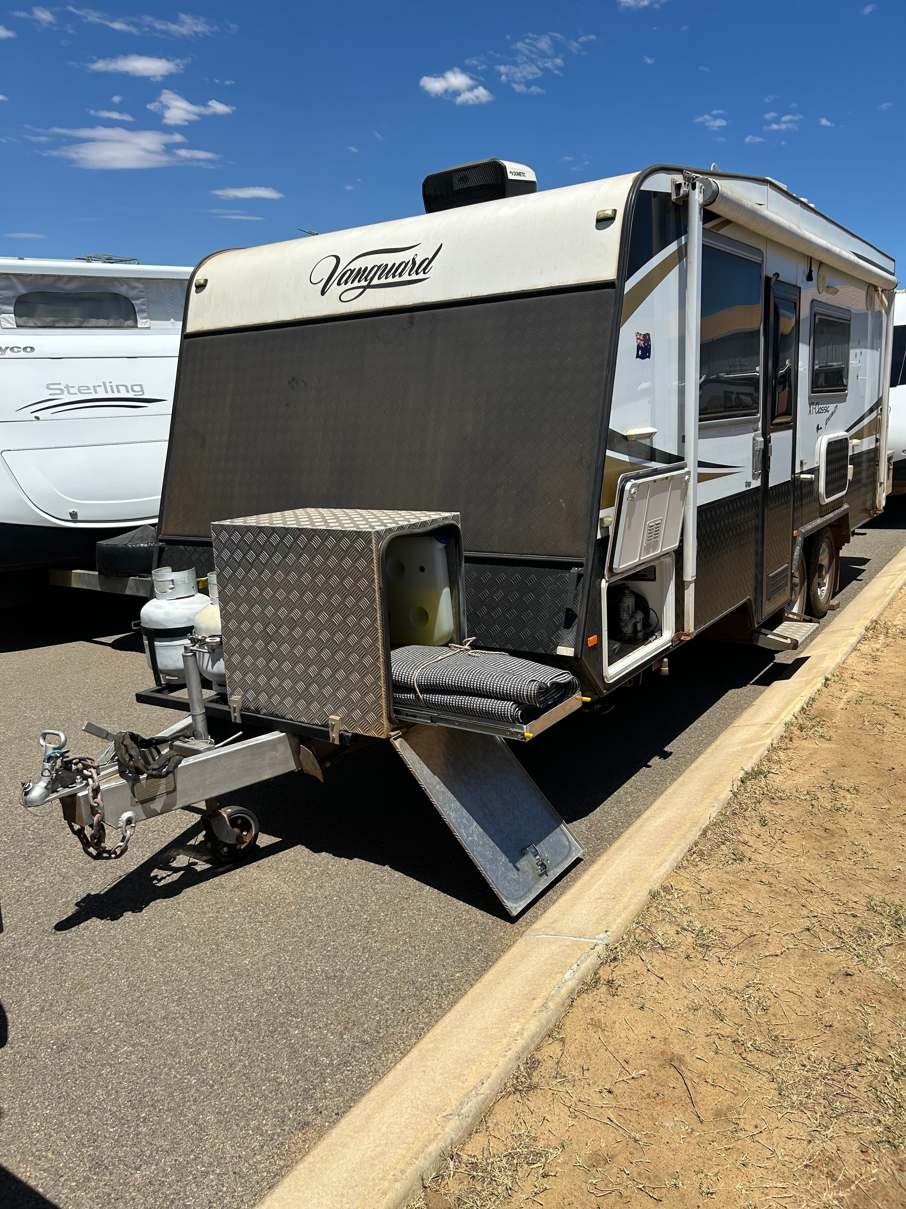 2015 VANGUARD XT CLASSIC PREMIER 19.6FT         - Thumbnail 2